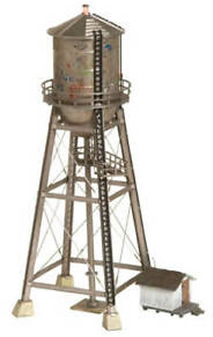 HO Rustic Water Tower (LIT)